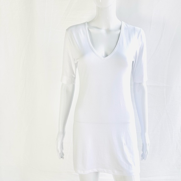 VENUS white short sleeve v-neckline cotton mini tee shirt dress size Medium - Picture 6 of 8